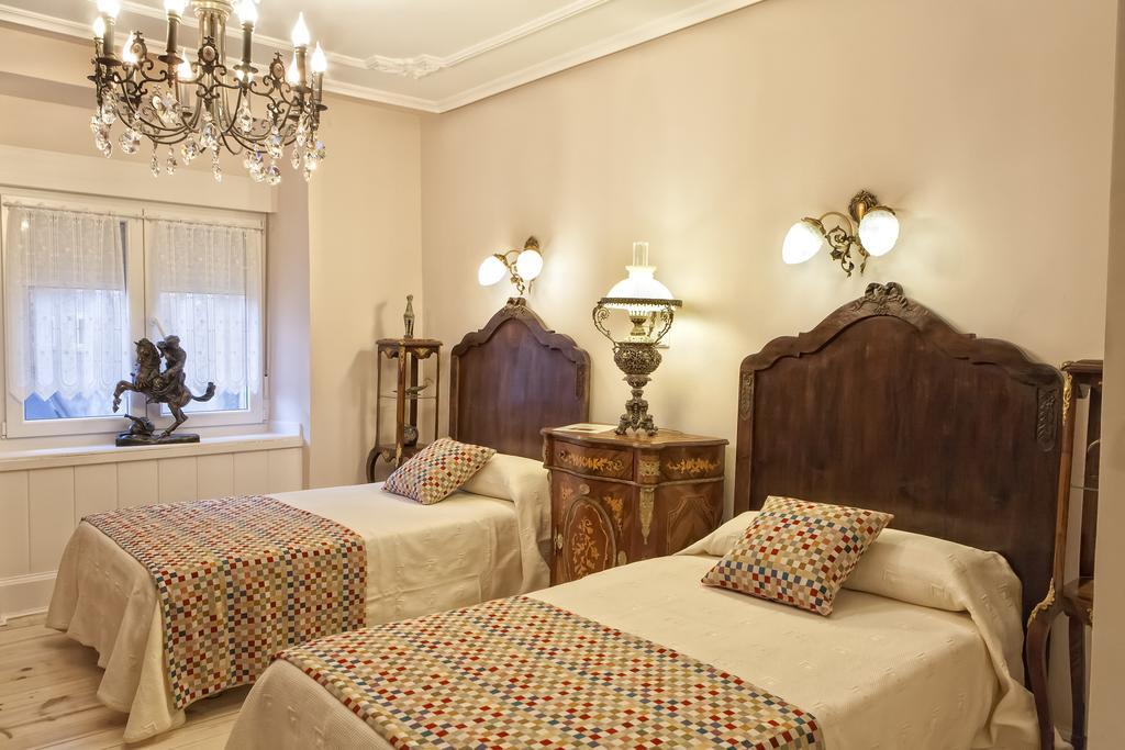 Hotel H. Boutique Puerta del Sol Torrelavega Habitación foto